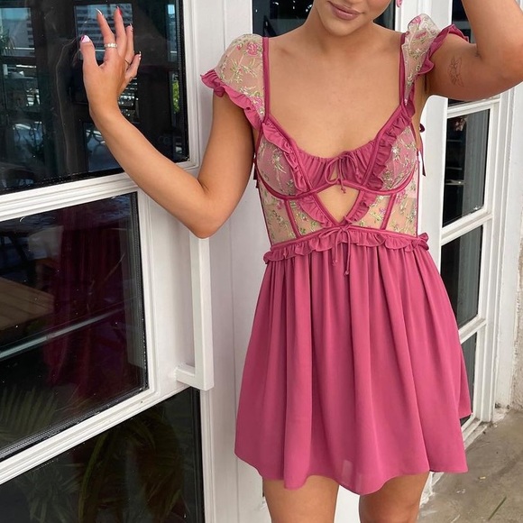 For Love And Lemons Dresses & Skirts - FOR LOVE & LEMONS Camila Sleeved Slip Dress